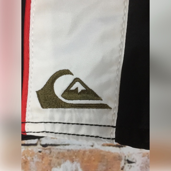 QUIKSILVER SWIM SHORTS - Picture 3 of 7